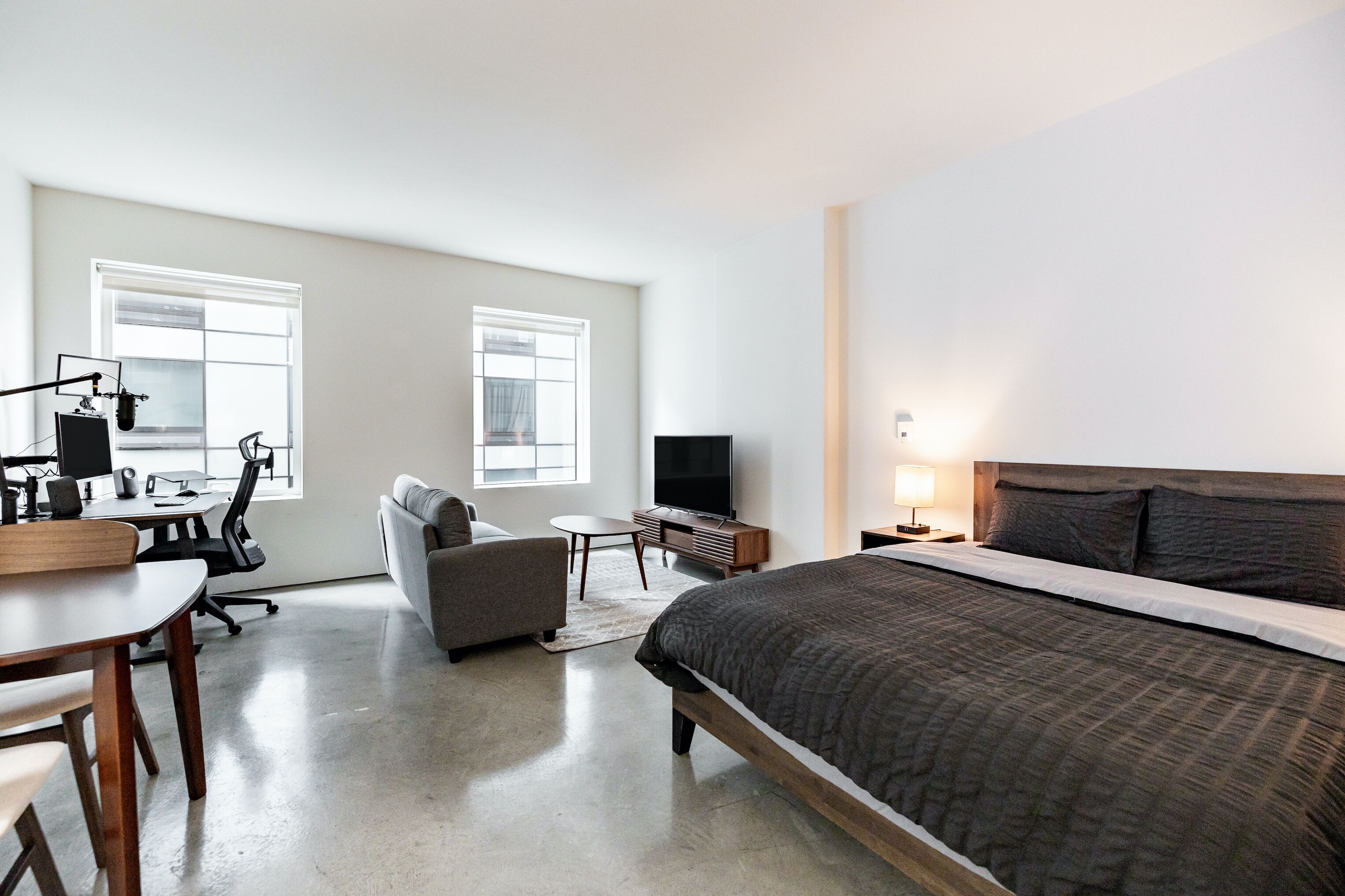 SoMa Studio w/ Office by Anyplace - 9960