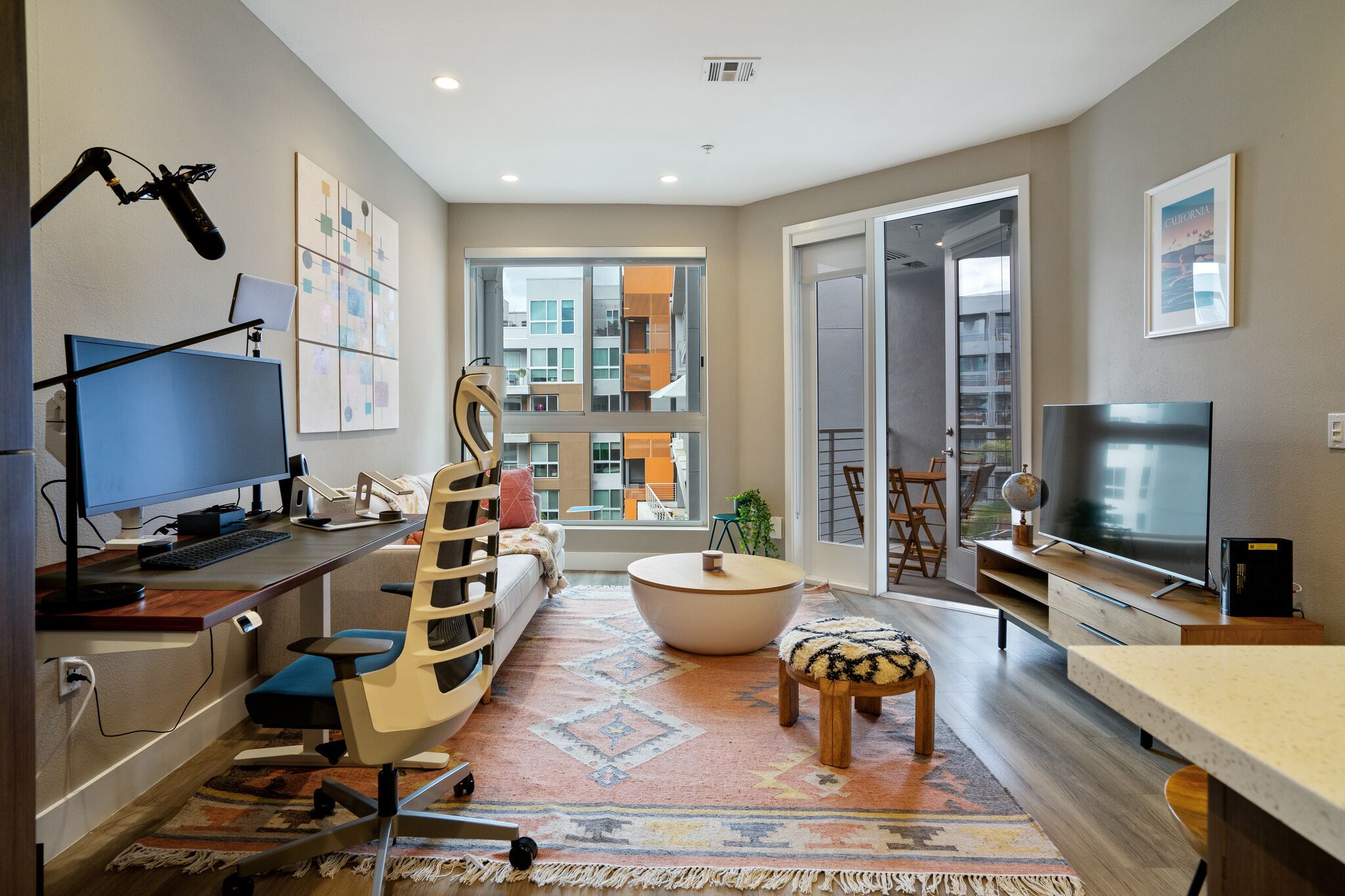 WeHo 1 BR w/ Office by Anyplace - 11297