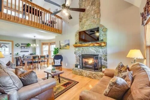 Cozy, North Georgia Mountain Getaway: 3 BR/3 BA, Fire Pit & Game Room
