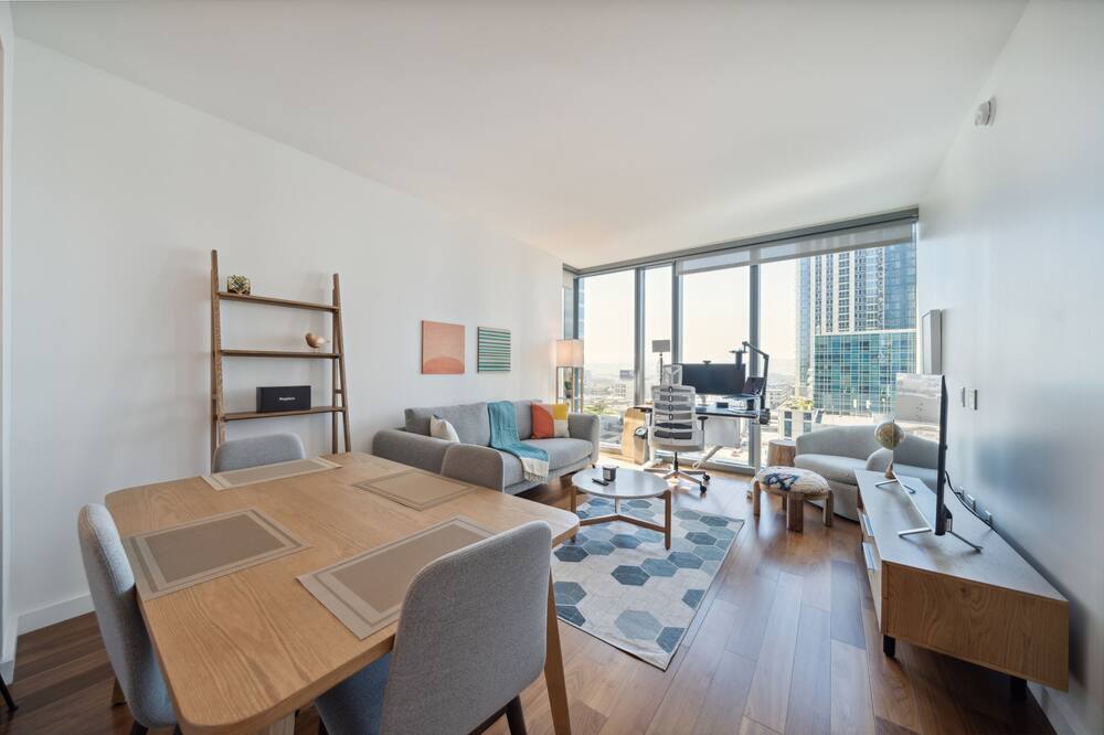 Rincon Hill 1 BR w\/ Office by Anyplace - 11457