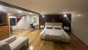 Honeymoon Suite - Hotel Ensueños (Cuenca)
