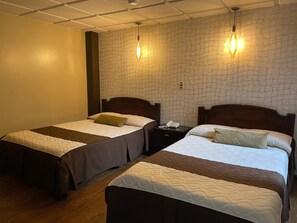 Double Room | Free WiFi - Hotel Ensueños (Cuenca)