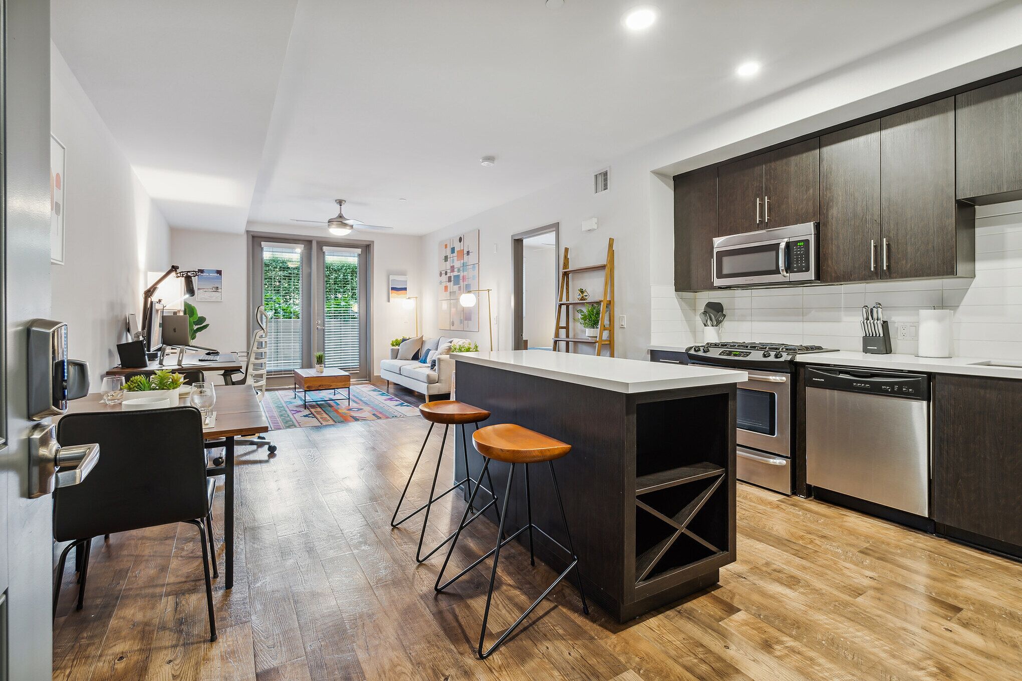 Culver City 1 BR w/ Office by Anyplace - 11644