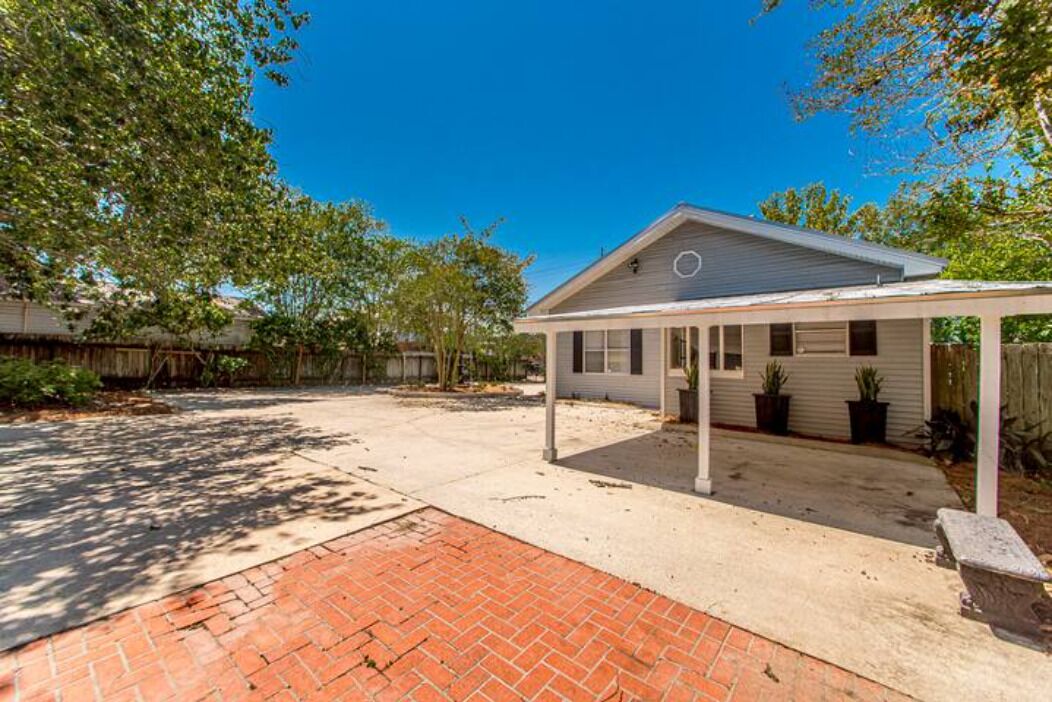 Downtown Cottage Charmer \ Sleeps 5