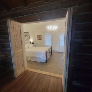 2 bedrooms, desk, iron/ironing board, travel crib