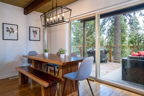 Dining - Peaceful Modified A-Frame, Hot Tub, 4min to Lake (Carnelian Bay)