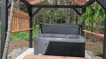 Bain à remous extérieur