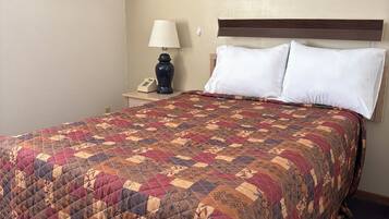 Basic Single Room | Living area