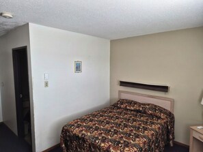 Basic Single Room | Iron/ironing board, WiFi (free) - Drayton Inn (Drayton)