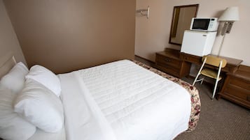 Habitación individual básica, 1 cama de matrimonio | Wifi gratis