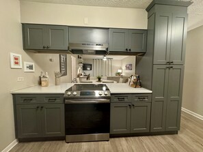 Microwave, oven, stovetop - Cozy condo near everything!
Just a short walk away from Historic downtown! (St. Augustine)