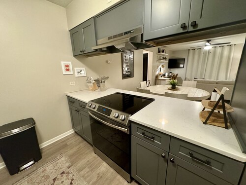 Cozy condo near everything! 
Just a short walk away from Historic downtown!