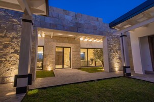 Villa | Terrace/patio