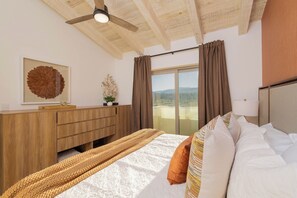 Premium bedding, down comforters, individually decorated - Pueblo Vinícola Parvada by Lumina (Parras)