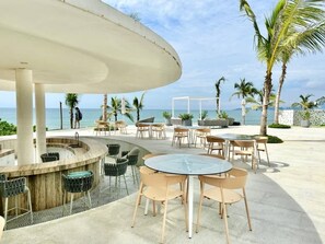 屋外ダイニングエリア