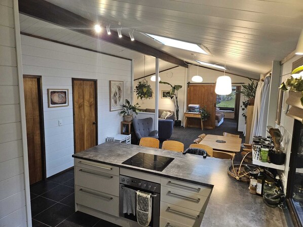 Private kitchen - Family Home with Separate Sleepout near The Redwoods, Lakes & Pool Access (Rotorua)