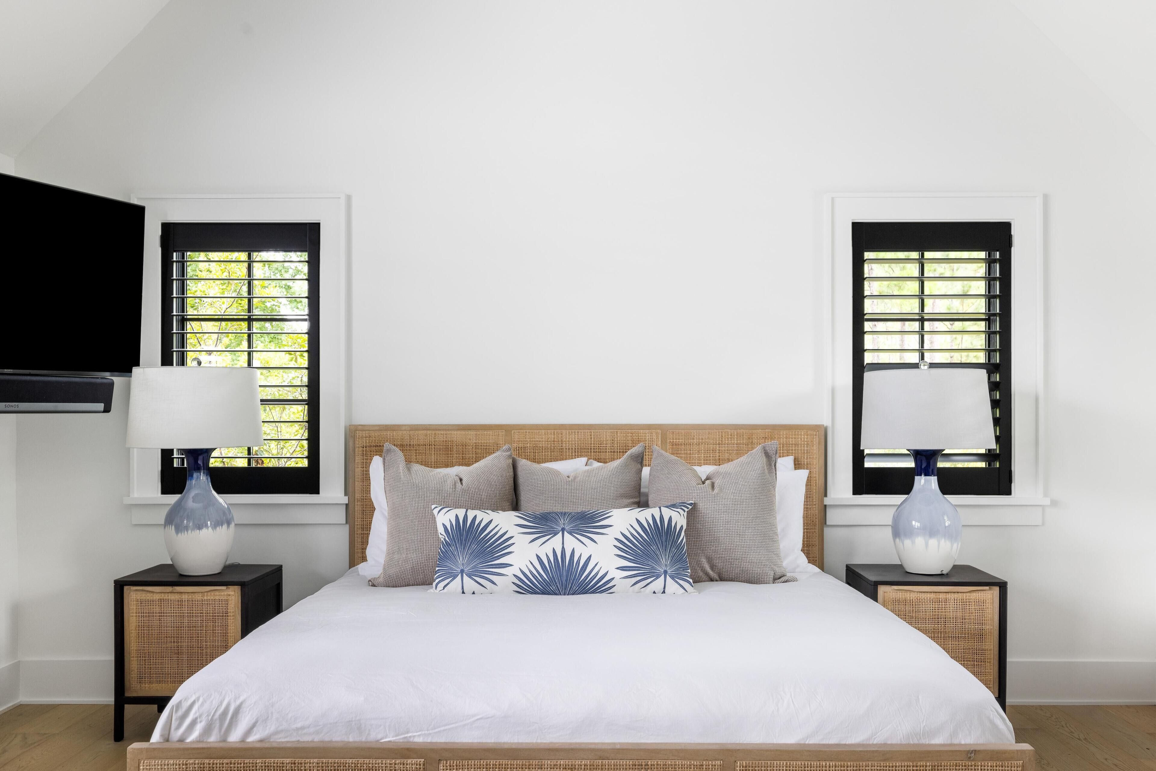 Luxury Carriage House in Moreland Village