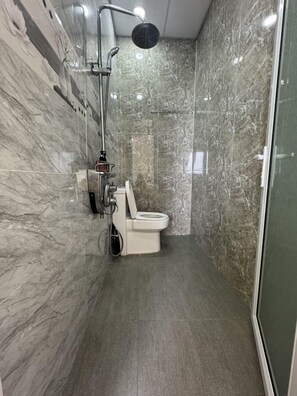 經濟客房, 城市景觀 | 浴室