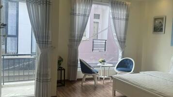 Economy Room, City View | Desk, free WiFi