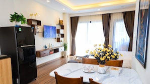 Studio 1 Giường King và Sofabed | Khu vực ăn uống tại phòng
