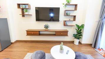 2 Double Bed Studio with Sofabed | Soundproofing, free WiFi
