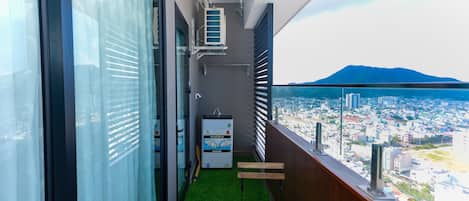 2 Double Bed Studio with Sofabed | Terrace/patio