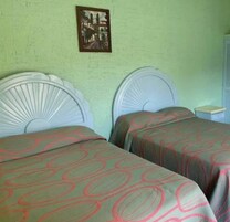 Cubrecamas, wifi gratis y ropa de cama 