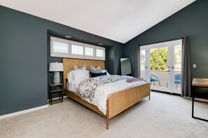 5 camere, una scrivania, ferro/asse da stiro, Wi-Fi gratuito