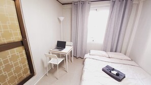 Dobbeltrom – classic | Skrivebord for bærbar PC og wi-fi (inkludert)