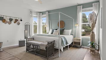 7 bedrooms, desk, iron/ironing board, travel crib