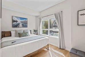 3 habitaciones, tabla de planchar con plancha, cuna de viaje y wifi 