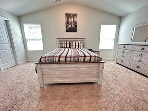 3 slaapkamers, een strijkplank/strijkijzer, wifi, beddengoed