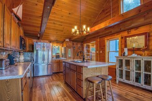 Fridge, microwave, oven, stovetop - Camp Fontanalis - Adorable cabin on Gull Pond (Rangeley)