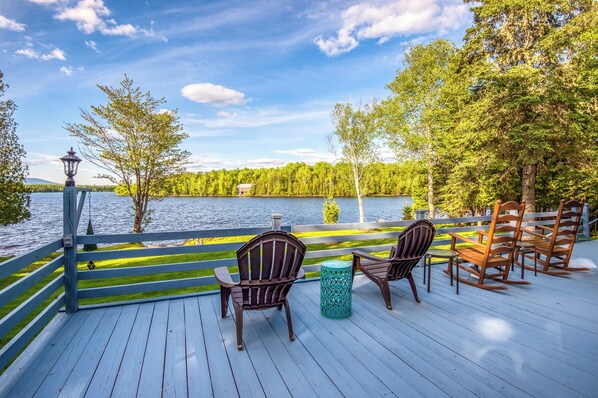 Terrace/patio - Camp Fontanalis - Adorable cabin on Gull Pond (Rangeley)