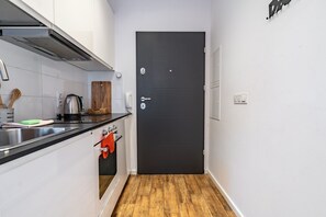 Réfrigérateur, four, plaque de cuisson