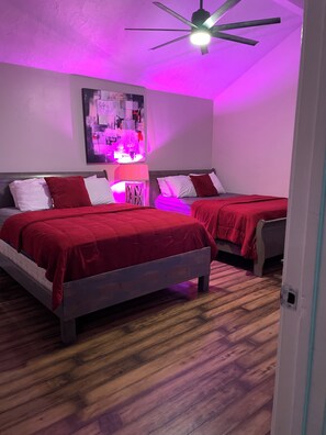 3 Schlafzimmer, Schreibtisch, Bügeleisen/Bügelbrett, WLAN