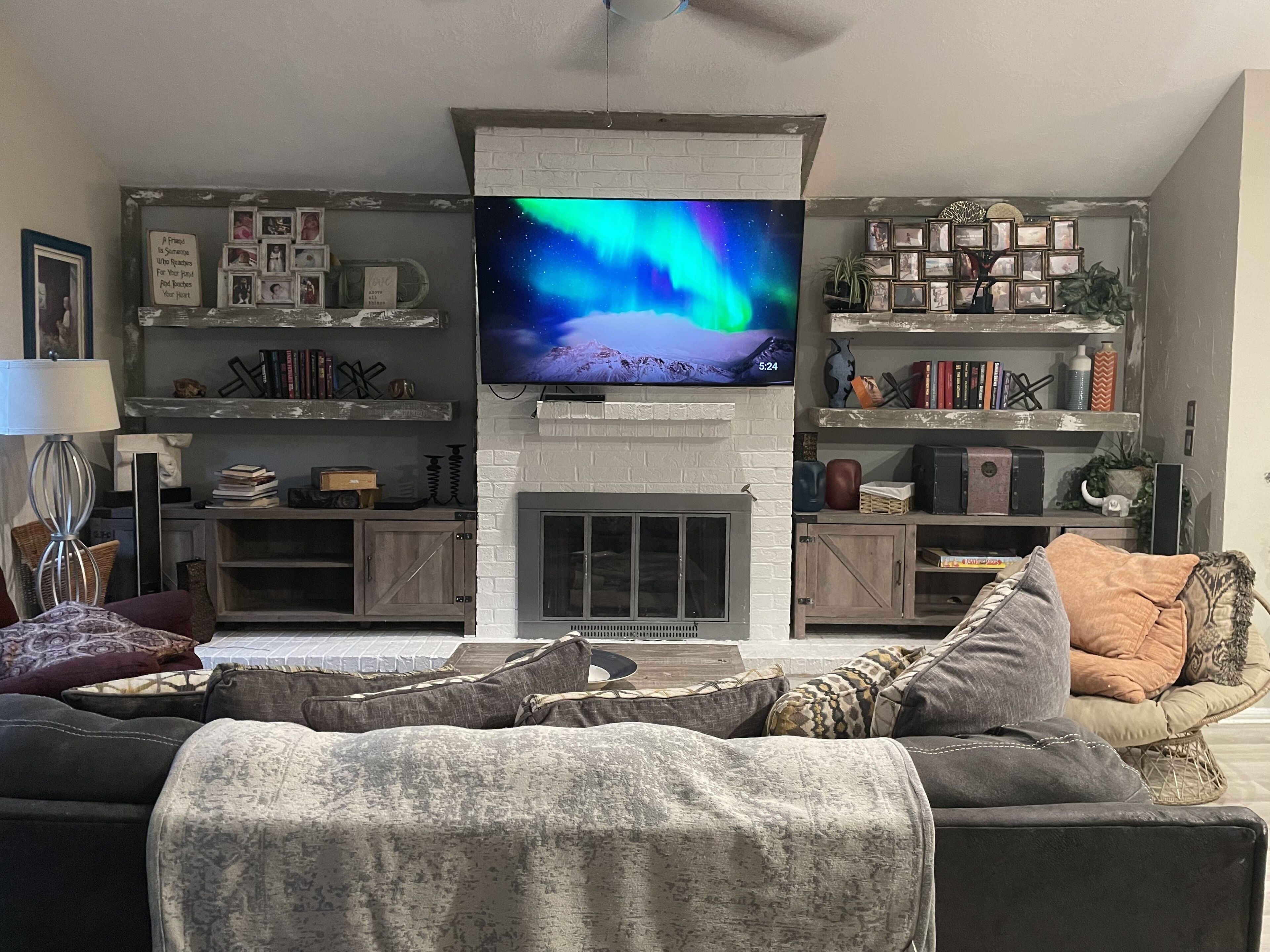 Ranch Style house in the City !! Nice and Spacious!!