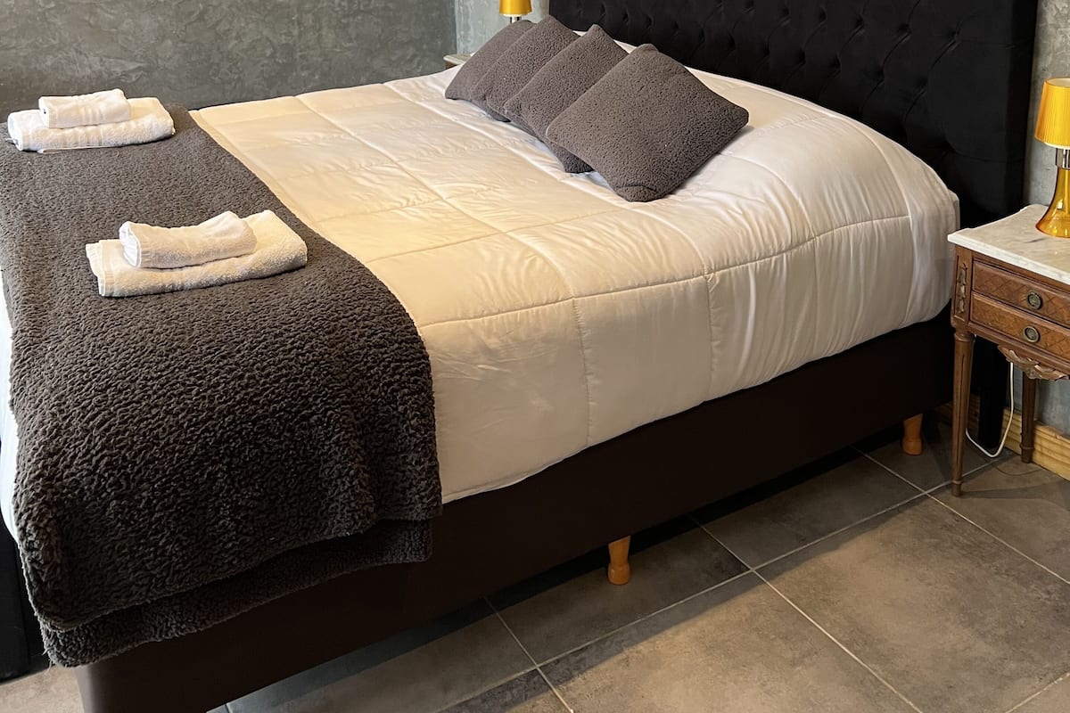 Deluxe Triple Room, 1 Bedroom, Mountain View