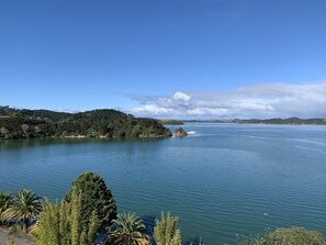 شاطئ خاص، رمال بيضاء