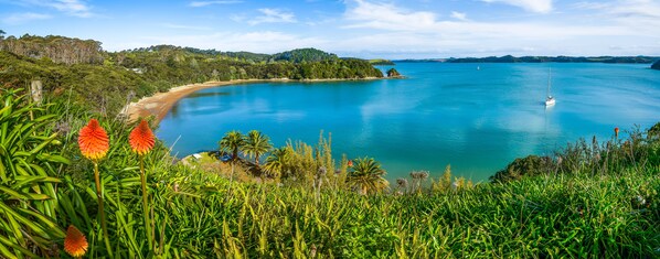 شاطئ خاص، رمال بيضاء