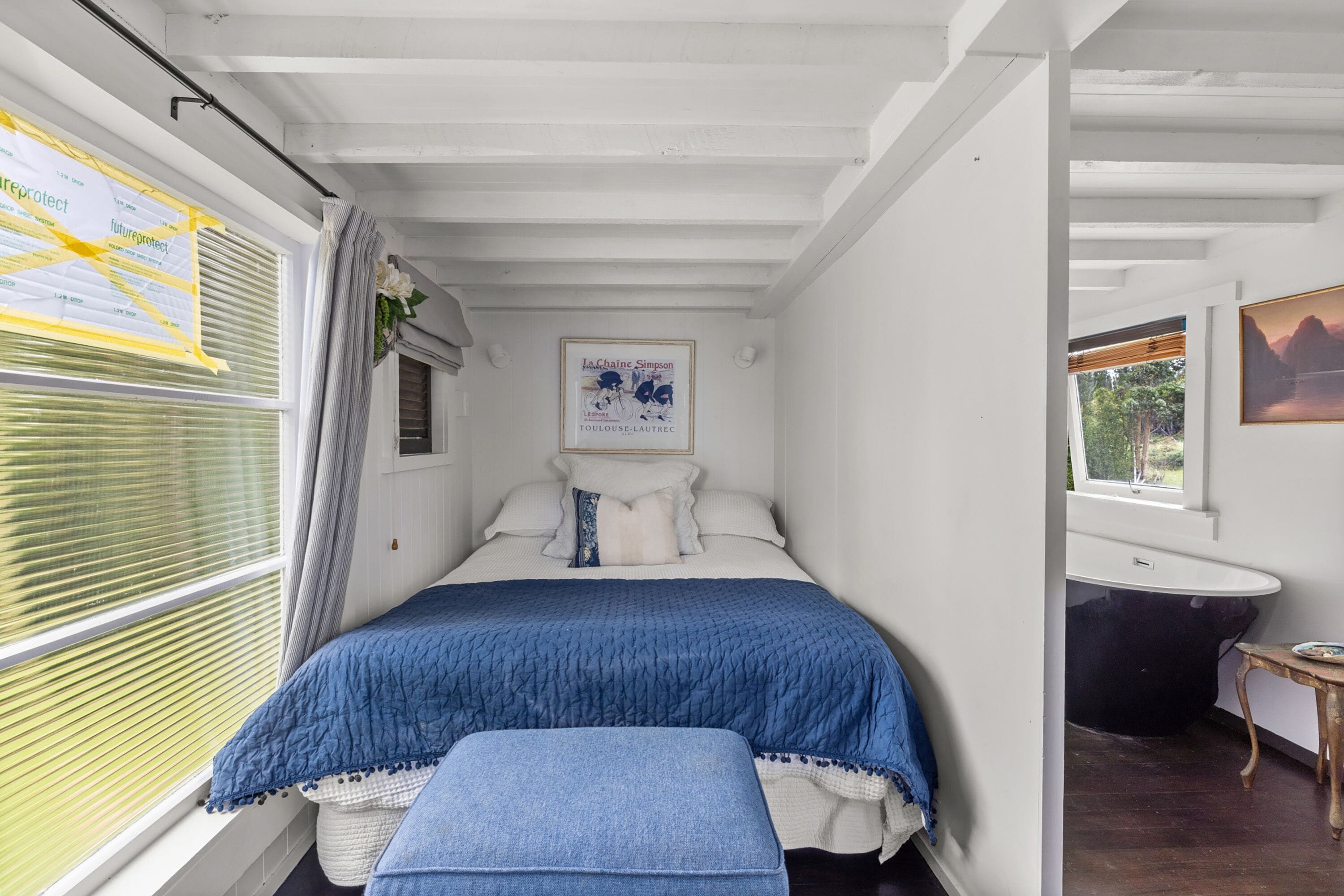Cabin | Premium bedding, iron/ironing board, free WiFi, individually decorated