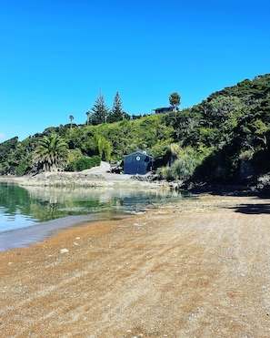 Exterior - Driftwood Seaside Escapes (Te Tii)