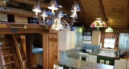 Log Cabin near Greenwood Lake. Minutes to AP Trl, Ren fair, Mt Peter, & Warwick