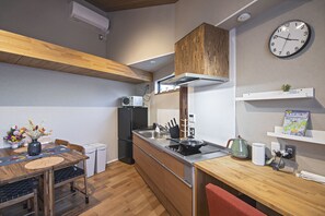 Living area - Mokunohana 2min to Station 2LDK 8ppl NEW (Osaka)