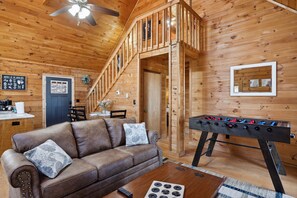 スマートテレビ、暖炉、テレビゲーム、テーブルサッカー台