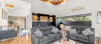 Tree Top Views - 4 Bedroom House - Rosetta