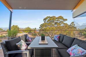 Outdoor dining - Tree Top Views - 4 Bedroom House - Rosetta (Rosetta)