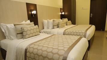 Quarto triplo luxo | 1 quarto, escrivaninha, ferros/tábuas de passar roupa, Wi-Fi de cortesia