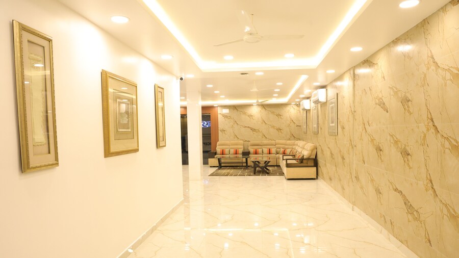 Hotel SR Palani