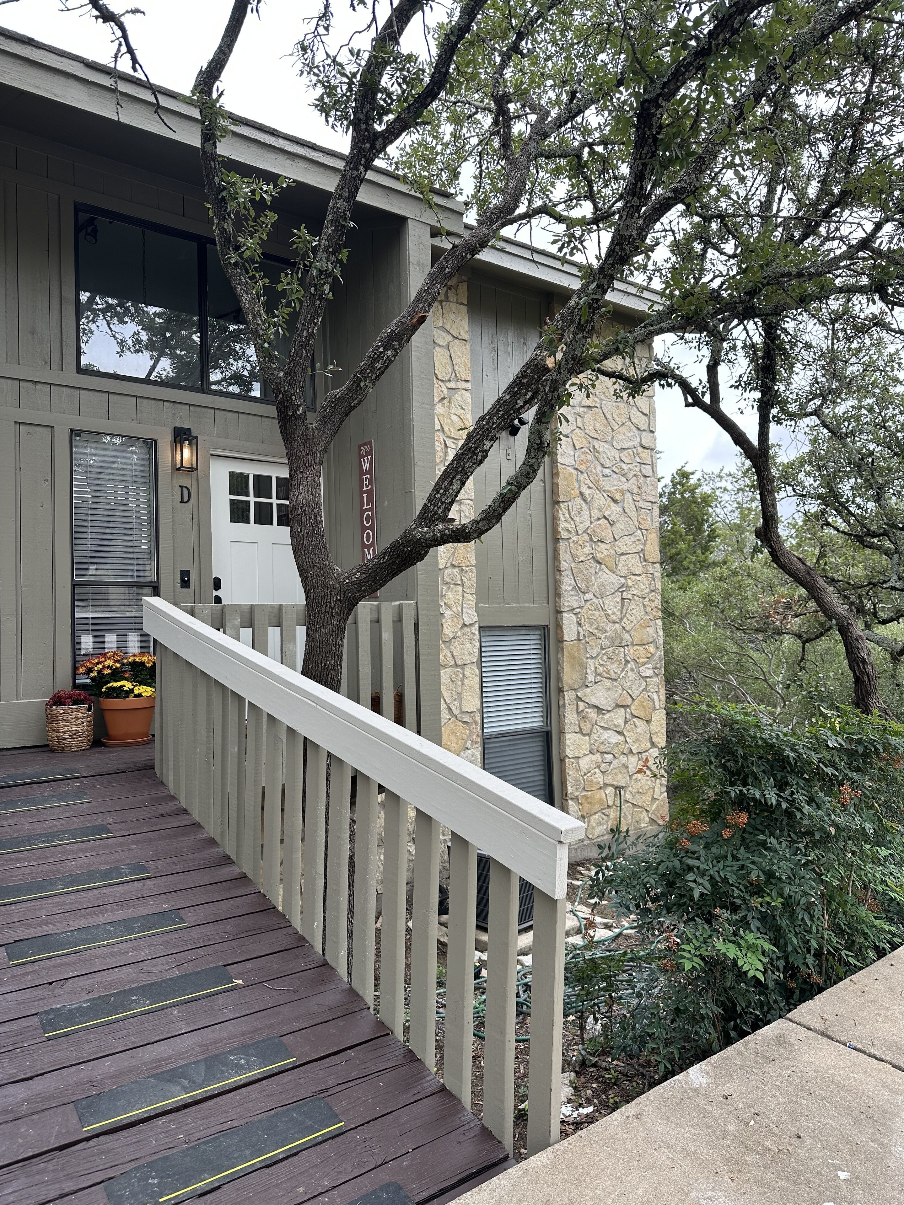 Hillside Horseshoe Bay Haven - Perfect solar eclipse views . Last minute deal! 